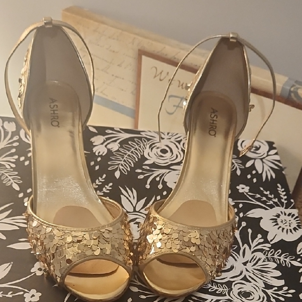 Ashro Gold Glamorous Heels